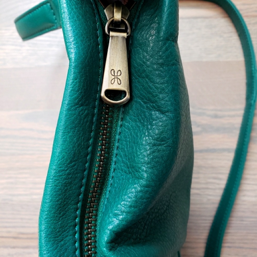 Hobo International Vale Convertible Leather Crossbody Bag - Picture 6 of 12
